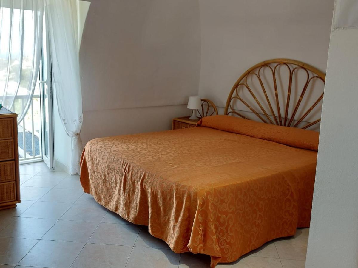 Casadelpino Residence La Piana ปอนซา ภายนอก รูปภาพ